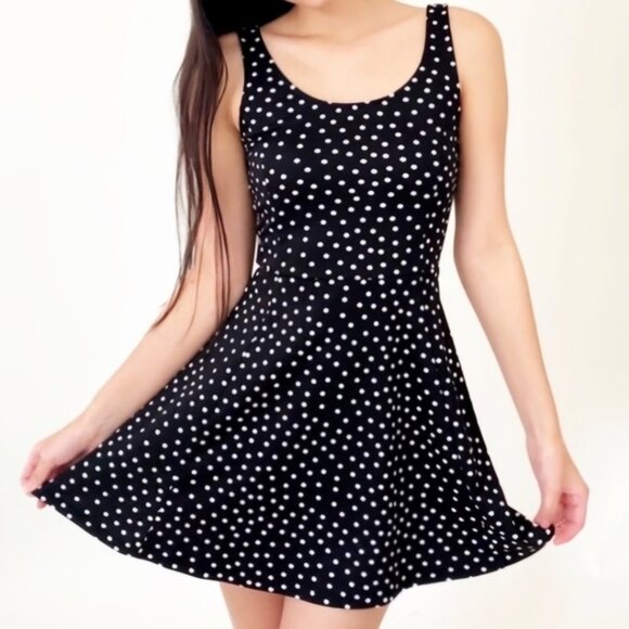 H&M Dresses & Skirts - H&M Black White Polka Dot Mini Dress Women’s Size 14 Sleeveless